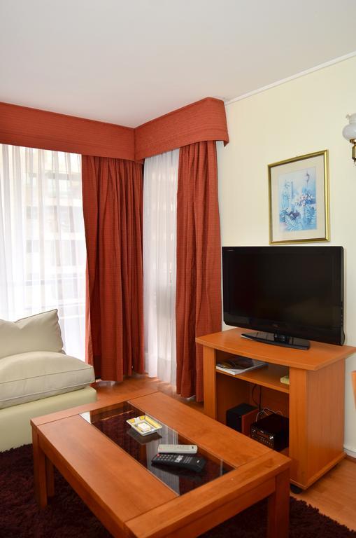 Rent A Home Bosque Norte Santiago Exterior foto